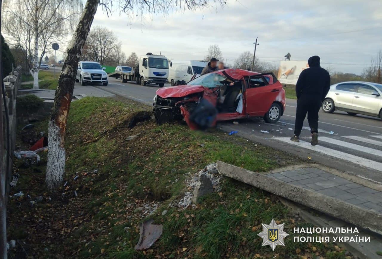 Зображення для статті: ДТП на Тячівщині: постраждали 12-річний пішохід і водійка